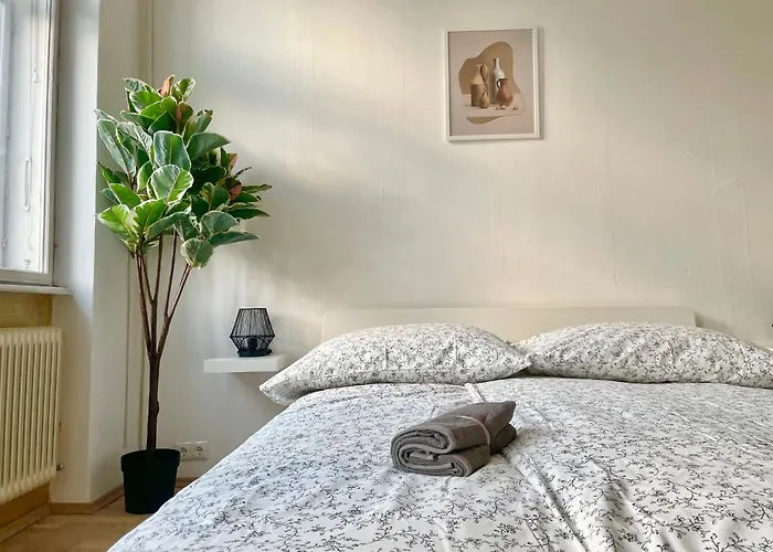 דירה 3 Bedroom Long-term With Free Parking *
