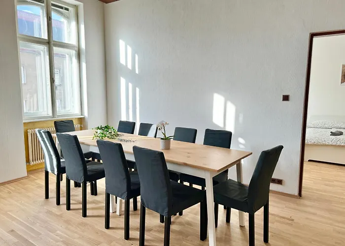 3 Bedroom Long-term With Free Parking וינה