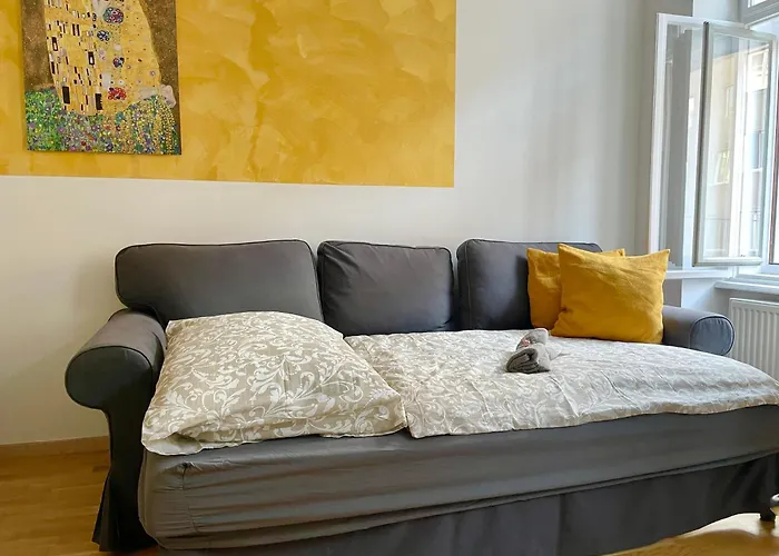 דירה 3 Bedroom Long-term With Free Parking *