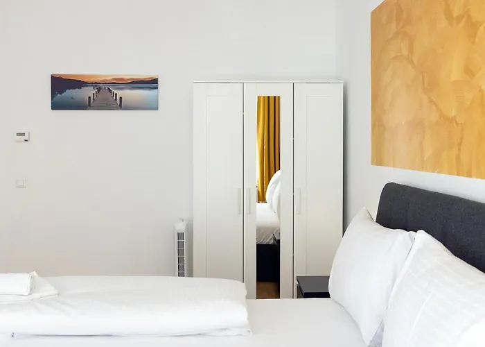 3 Bedroom Long-term With Free Parking