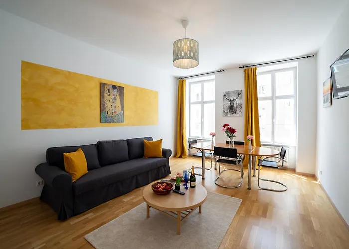 3 Bedroom Long-term With Free Parking