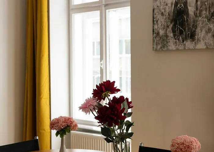 3 Bedroom Long-term With Free Parking דירה *