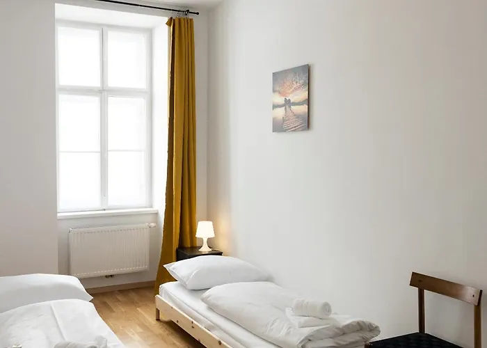 דירה 3 Bedroom Long-term With Free Parking *