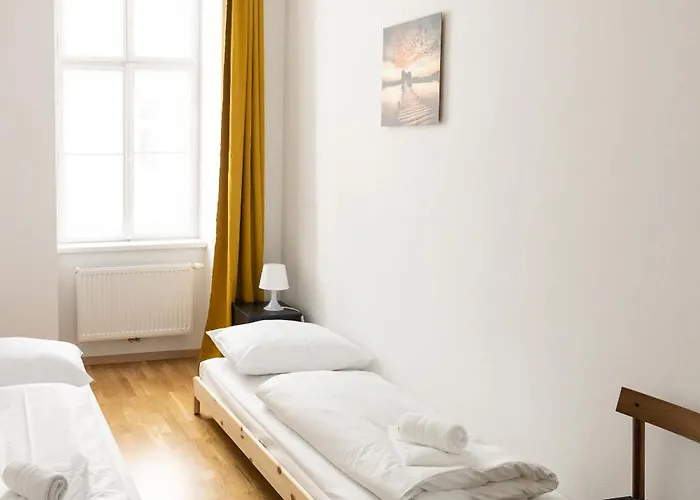 3 Bedroom Long-term With Free Parking