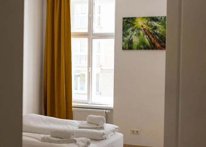 3 Bedroom Long-term With Free Parking דירה
