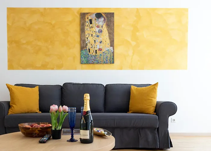 דירה 3 Bedroom Long-term With Free Parking וינה